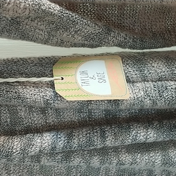 Taylor & Sage Light weight Knit Duster XL - Picture 7 of 13